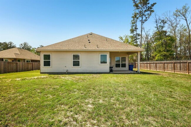 Building Photo - 18473 Railroad Ave