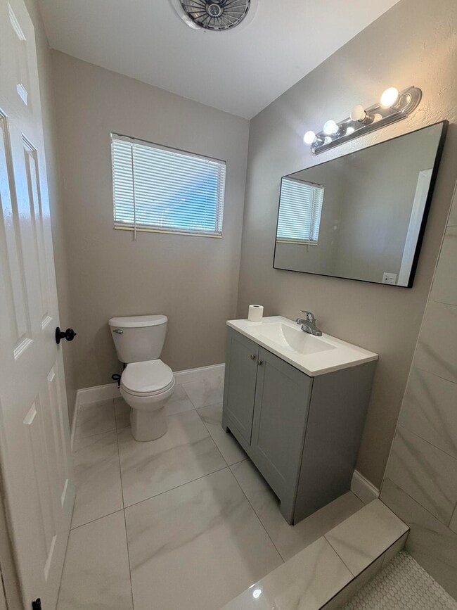 Building Photo - 6036 Westover Rd