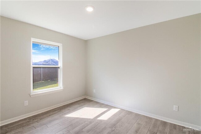 Building Photo - 12 Rye Cir