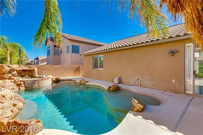 Building Photo - Gorgeous Cul-De-Sac Home with Casita, Pool & Spa!