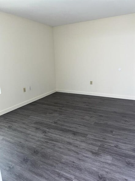 Master Bedroom - 2350 NW 27th St