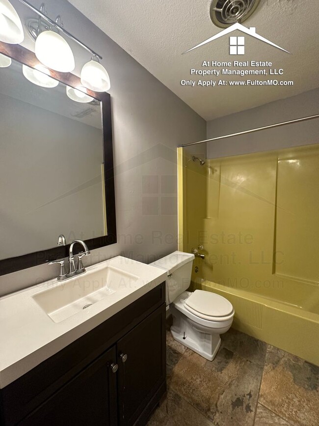 Building Photo - 107 Spruce Dr