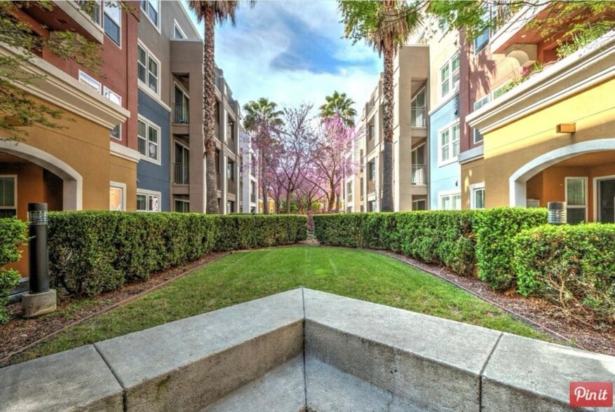 Building Photo - 809 Auzerais Ave