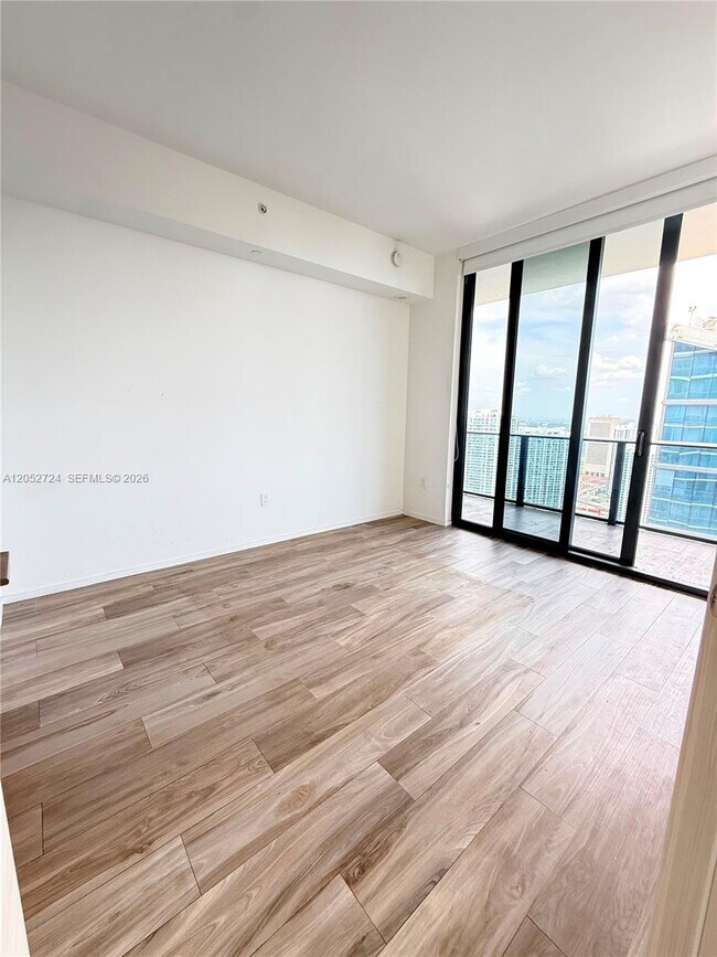 Building Photo - 801 S Miami Ave