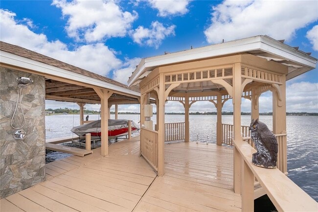 Building Photo - 1649 Lake Villa Dr