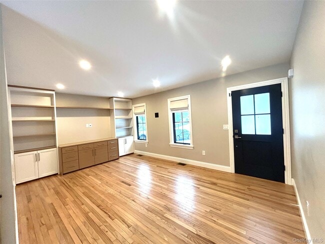 Building Photo - 49 Hackensack Heights Rd