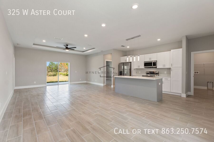 Building Photo - 325 W Aster Ct