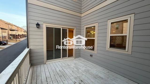 Building Photo - 328 Commons Ave