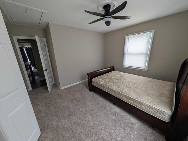 Building Photo - 2126 McGregor Ave