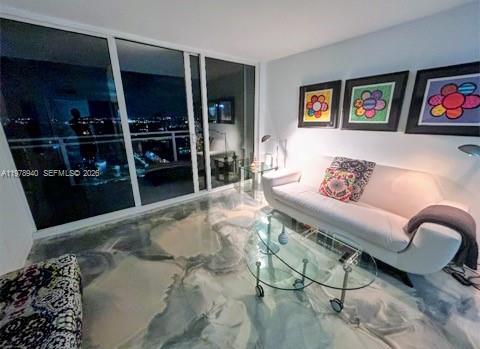 Building Photo - 2030 S Ocean Dr