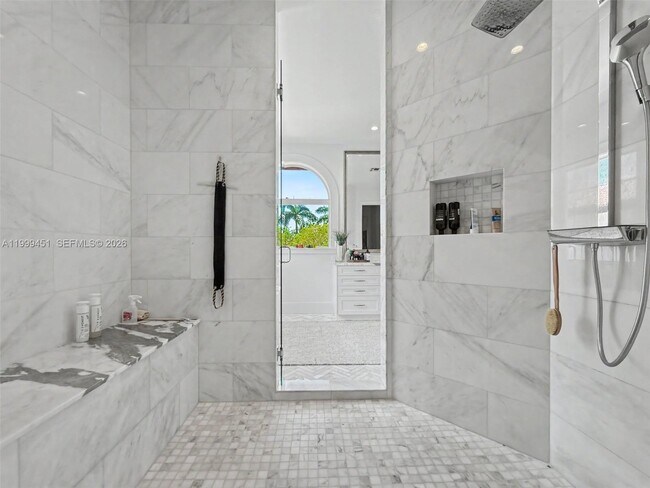 Building Photo - 13689 Deering Bay Dr