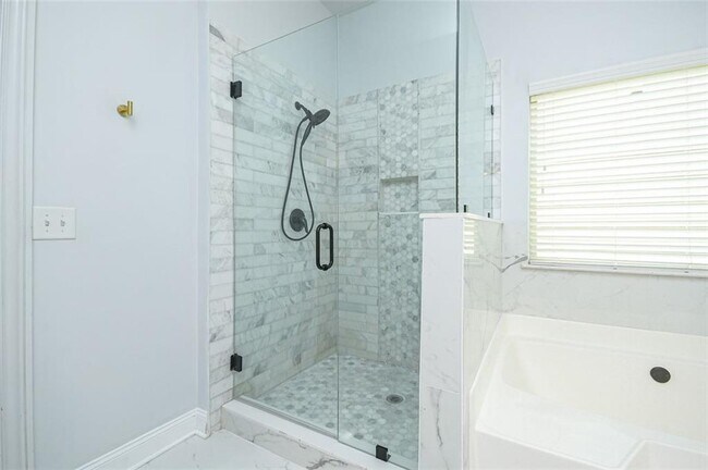 Building Photo - 403 Devon Brook Ct NE