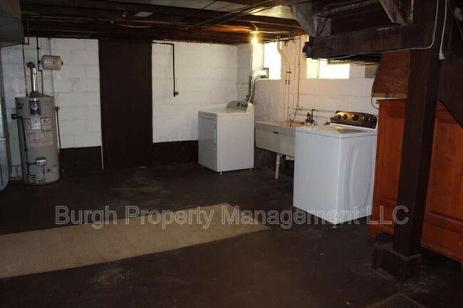 Building Photo - 651 Orchard St