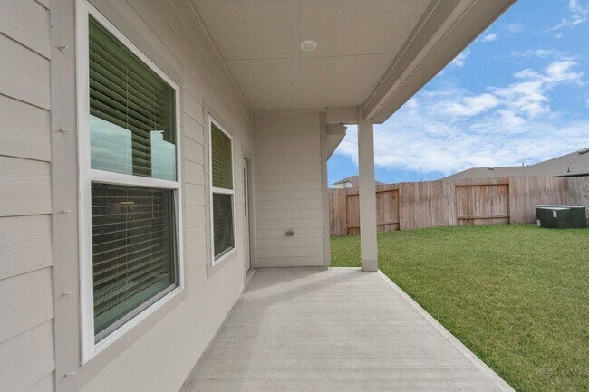 Building Photo - Welcome to the Drake – Where Comfort Meets...