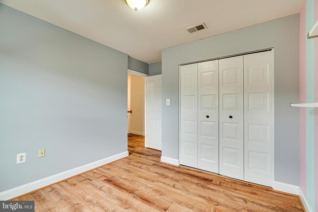 Building Photo - 5708 Heritage Crossing Ct
