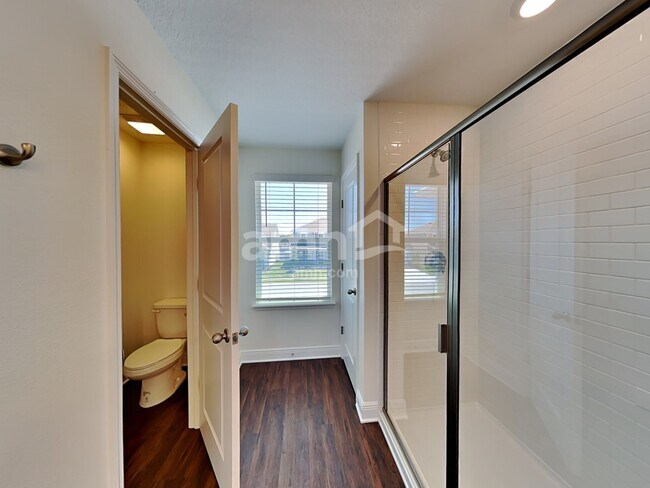 Building Photo - 914 Heavenly Dr