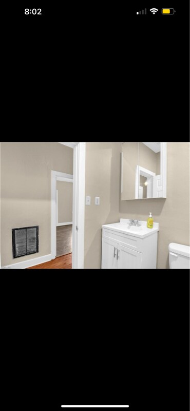 Building Photo - 535 W 36th St