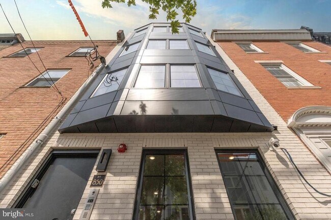 Building Photo - 850 N 19th St
