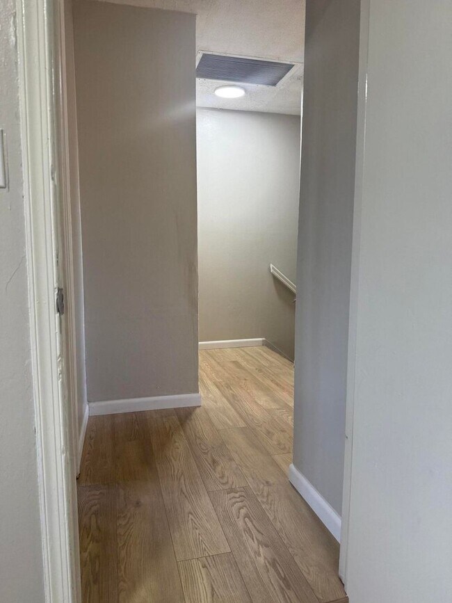 Building Photo - 1358 Silverado