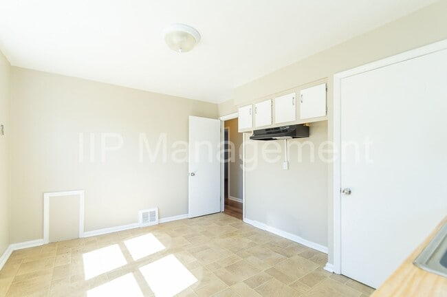 Building Photo - 14209 Emery Ave