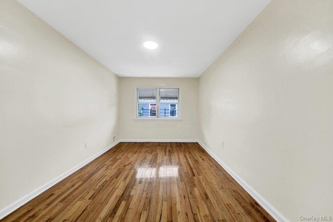 Building Photo - 3722 Bronxwood Ave