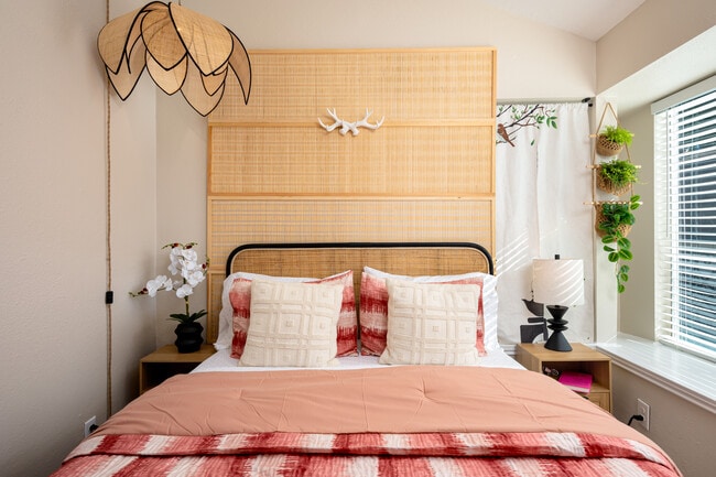 Building Photo - 20231 Linden Tree Dr