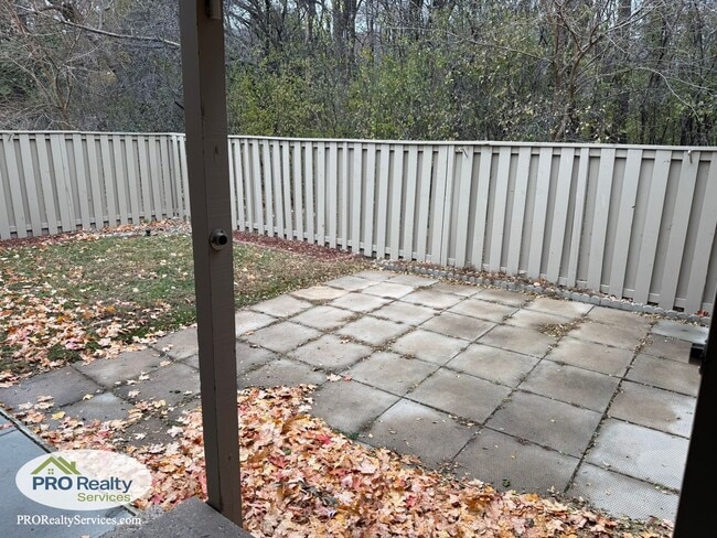 Building Photo - 2 Bedroom Townhouse **50% off January's Rent with a January 2026 Move In**