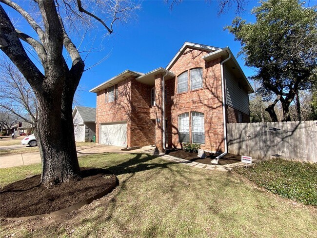 Building Photo - 4402 Everest Ln