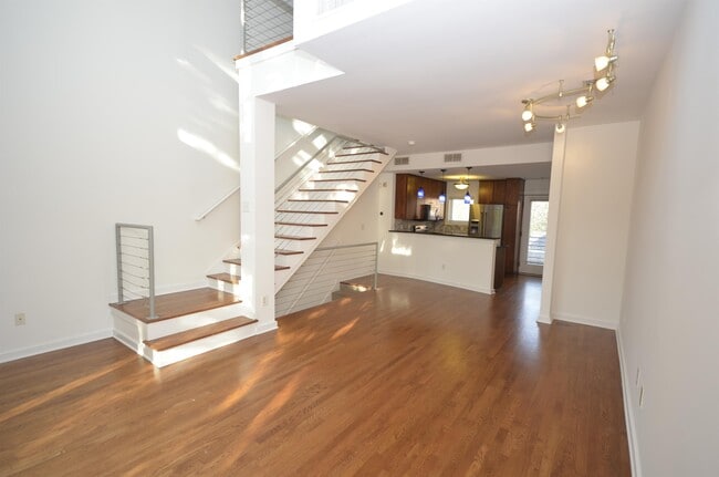 Building Photo - 142 Moreland Ave SE