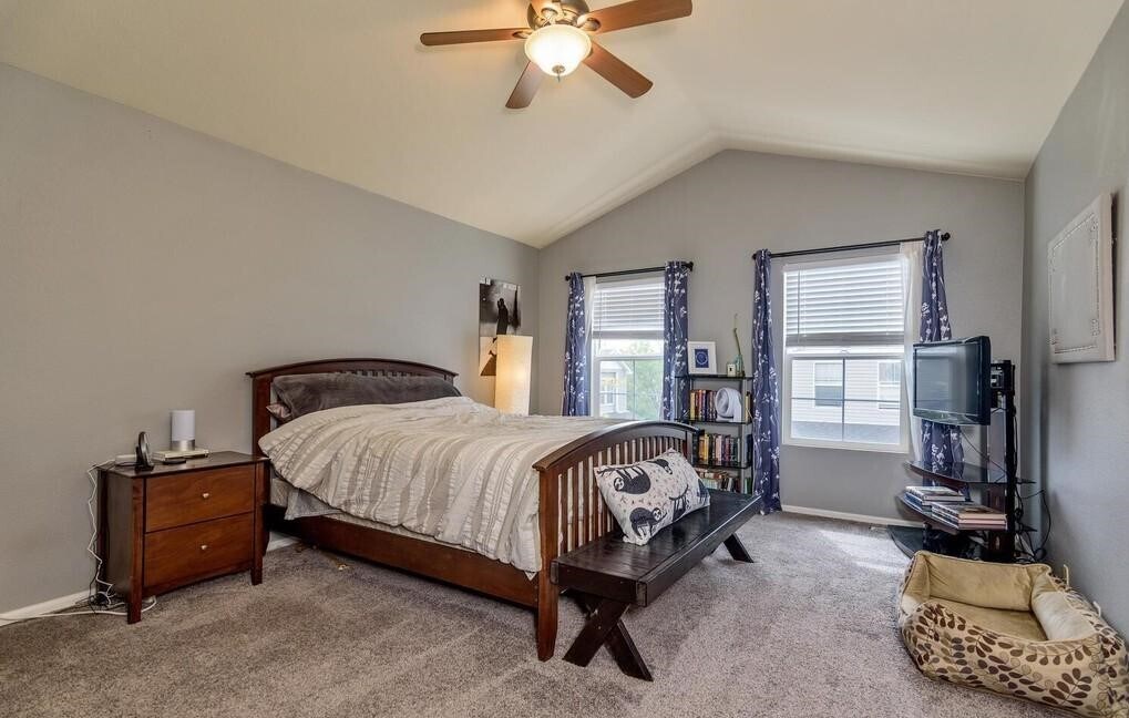 Master bedroom - 170 Alyssum Dr