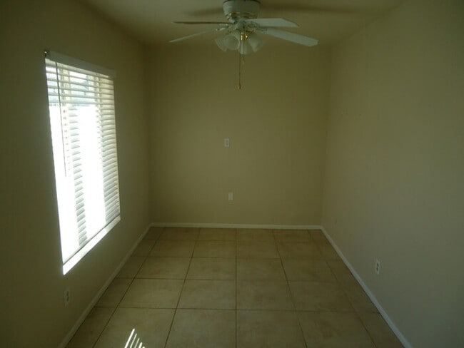 Building Photo - Nice 2/2 plus a den in Turtle Rock 6 for l...