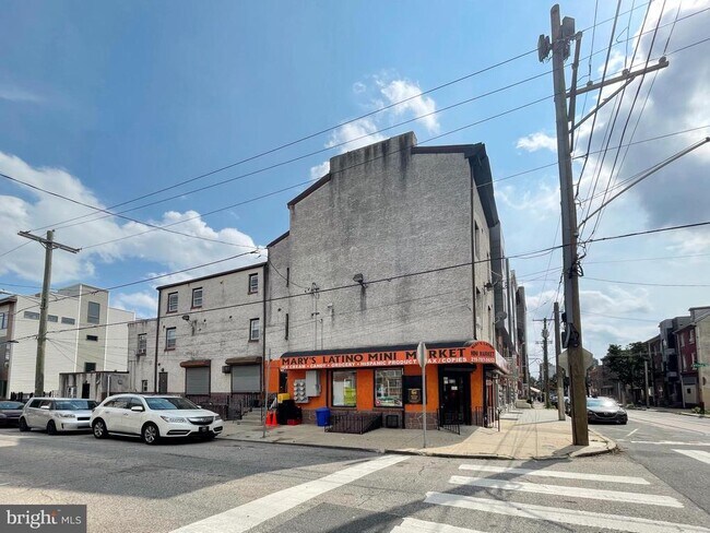Building Photo - 619 N 11th St
