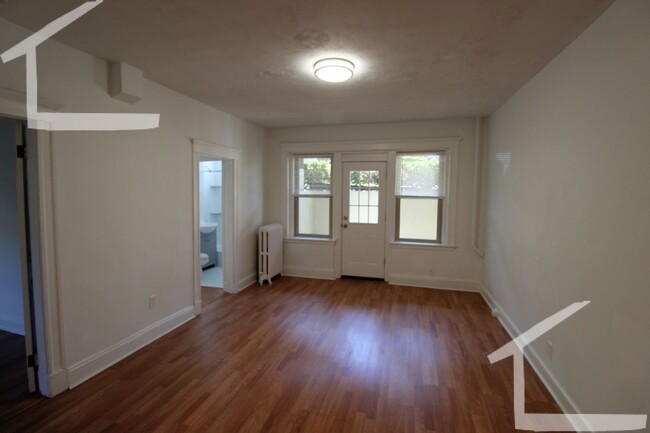 Building Photo - 118 Brainerd Rd