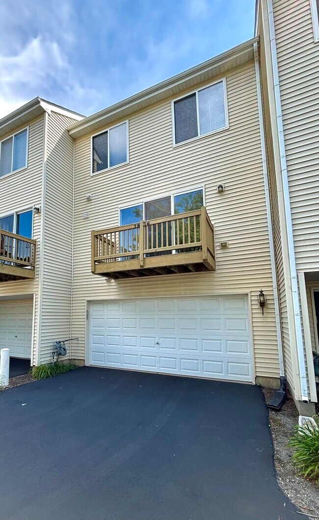 Building Photo - 1634 Windward Dr