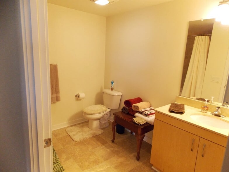 Second Bathroom - 475 K St NW