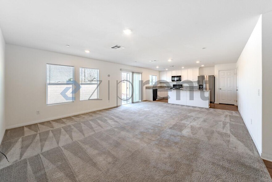 Building Photo - 2023 E Lingard St