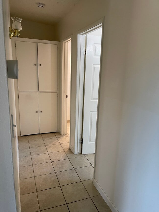 Building Photo - 73858 Sun Valley Dr