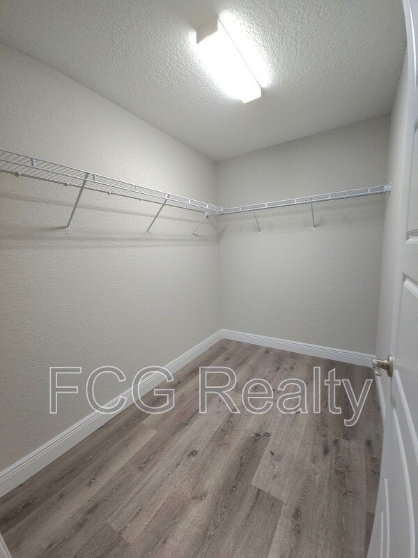 Building Photo - 10254 N Langdon Rd