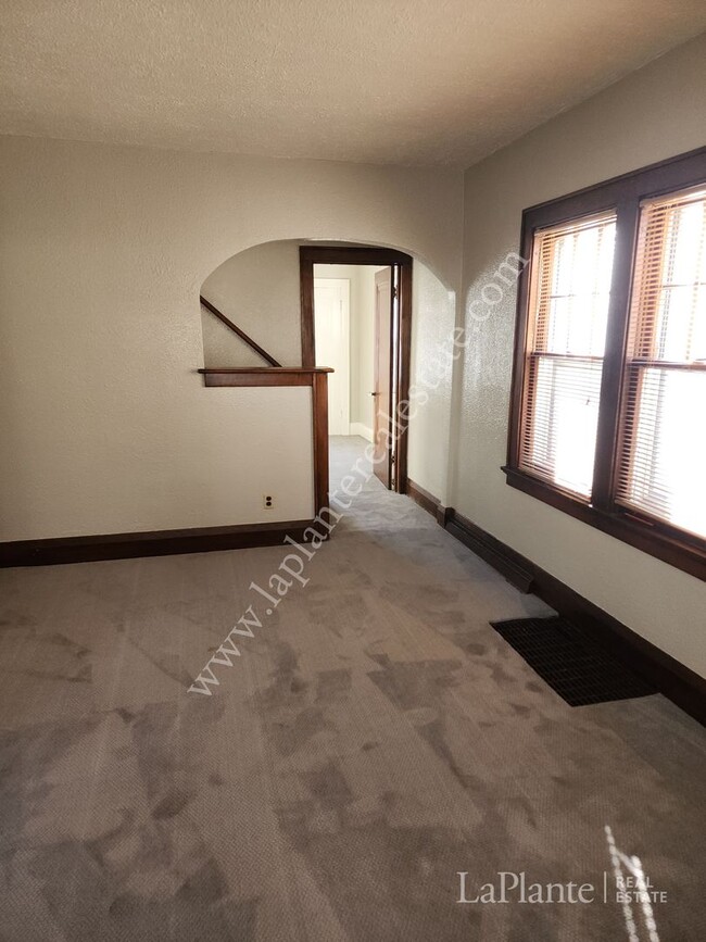 Building Photo - Large 3 Bed Home in West Toledo for Rent