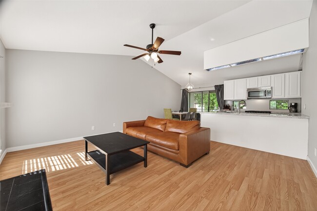 Building Photo - 2211 S Kirkwood Rd