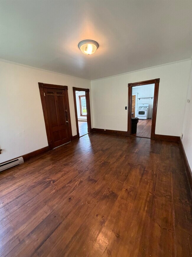 Building Photo - 110 Estey St