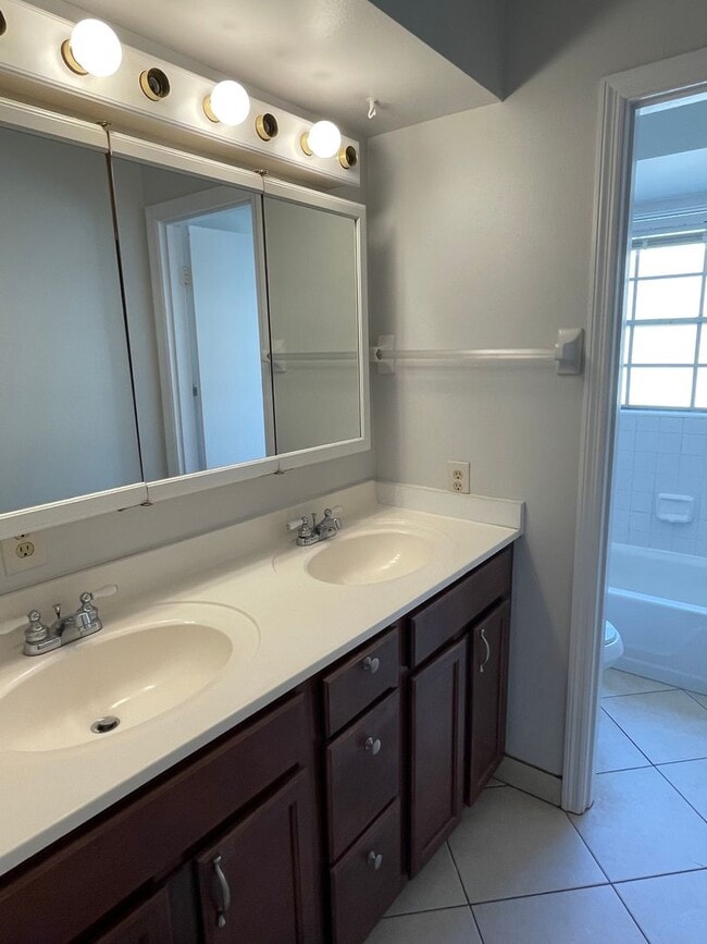 Building Photo - AVAILALBE OCTOBER! Two story Townhouse loc...