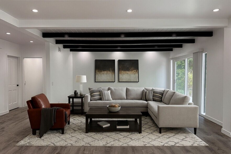 Building Photo - 2212 Linda Flora Dr