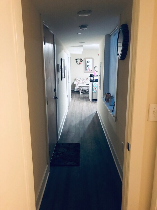 Building Photo - 2844 W Stiles St