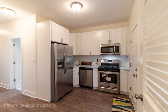 Eat-in-Kitchen - 6338 S Maryland Ave