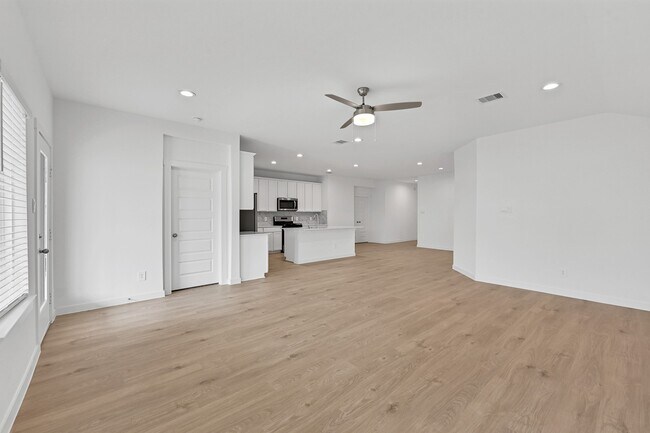 Building Photo - 30034 Foxtail Pne Ct