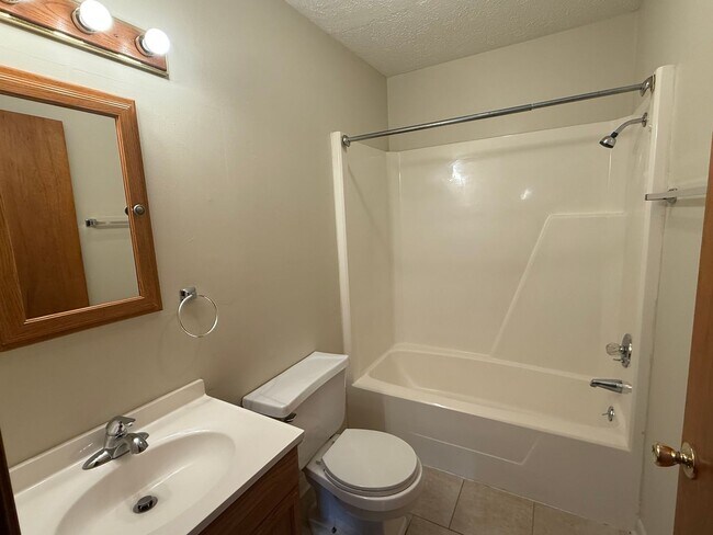 Building Photo - 110 Dove Ln