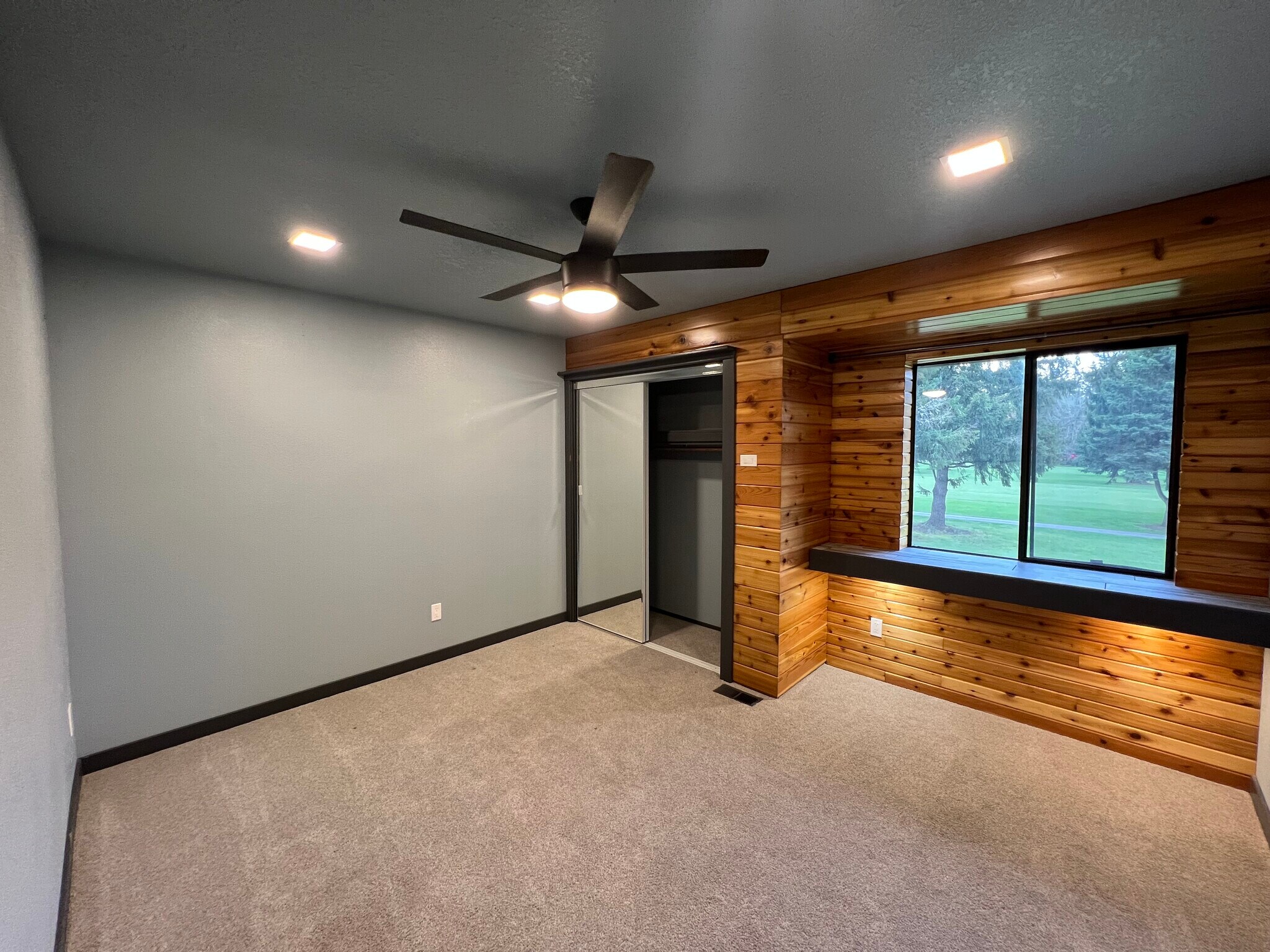 Building Photo - 20647 NW Lapine Way