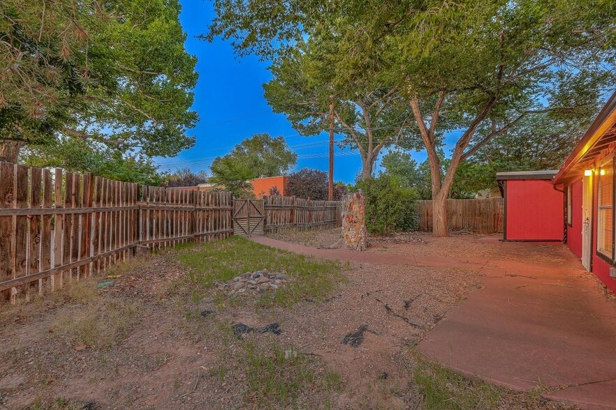 Building Photo - 2708 Campbell Rd NW