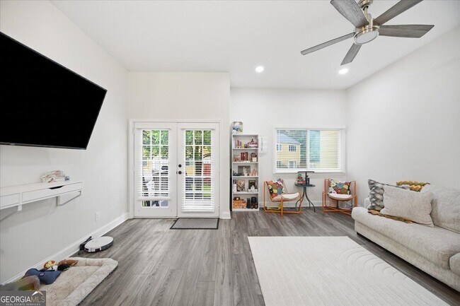 Building Photo - 220 Yuba Walk